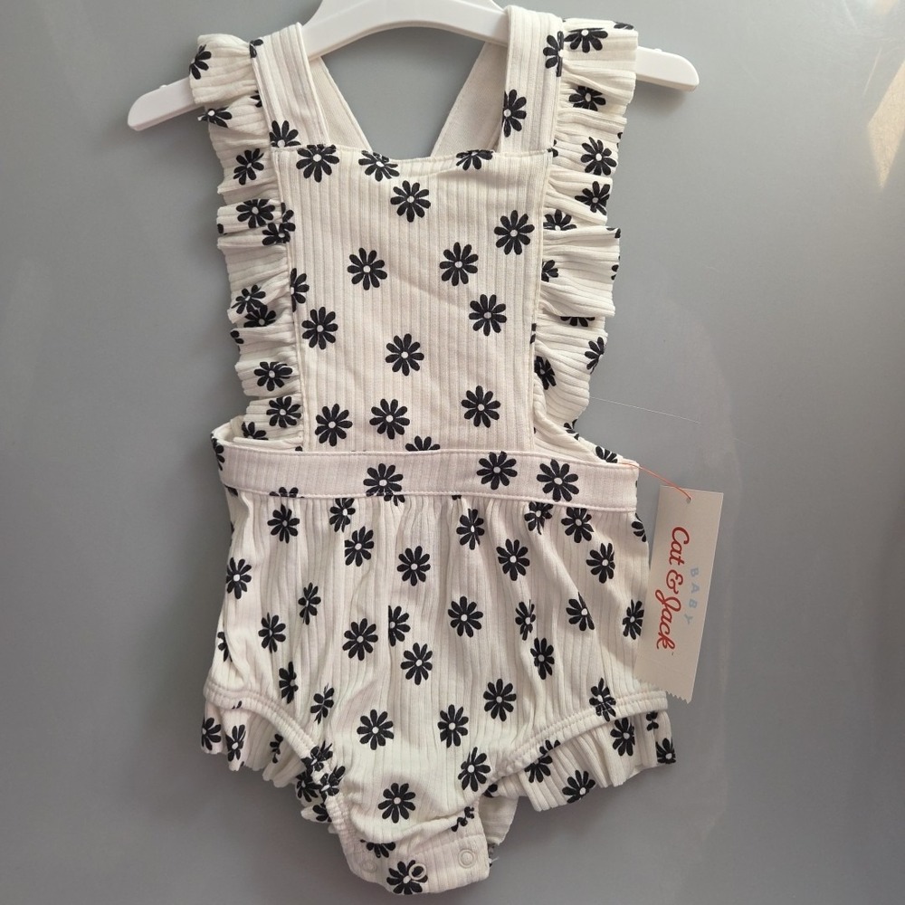 Cat and Jack 3-6mo‎ Girl One Piece Romper Off White With Daisy Design